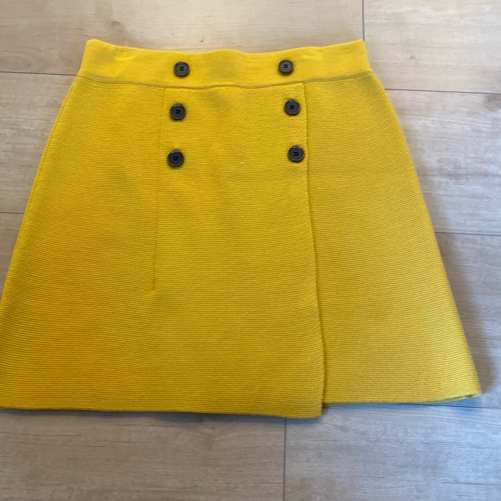 Loft chartreuse pencil skirt with button detailing